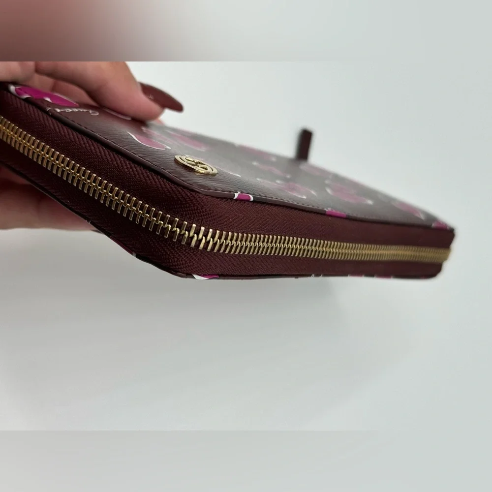 Gucci Betty Heartbeat Zip Wallet Limited
Edition EUC + COA Designer Luxury - Picture 10 of 14